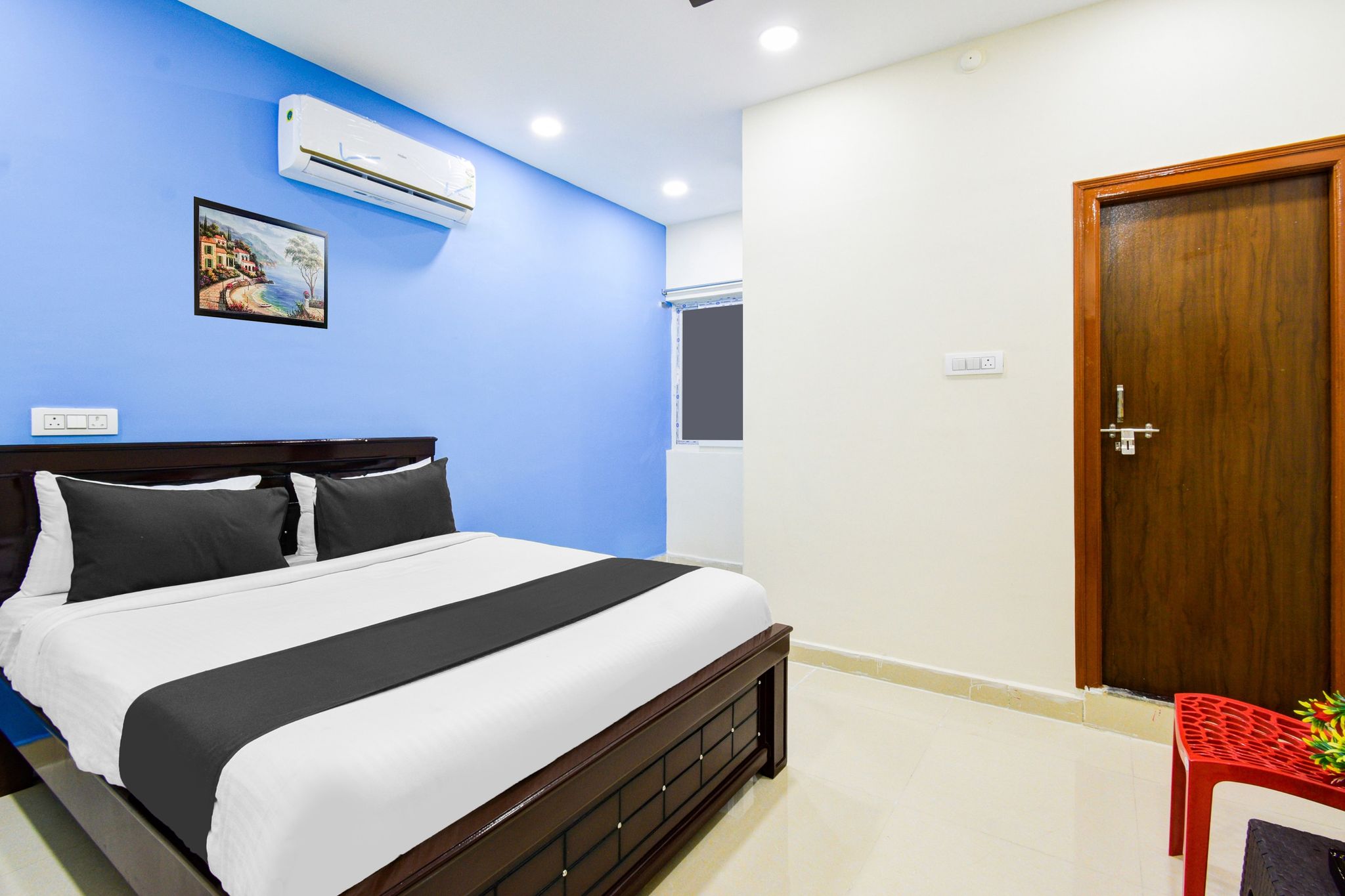 Hotel O Royal stay luxury  rooms Classic