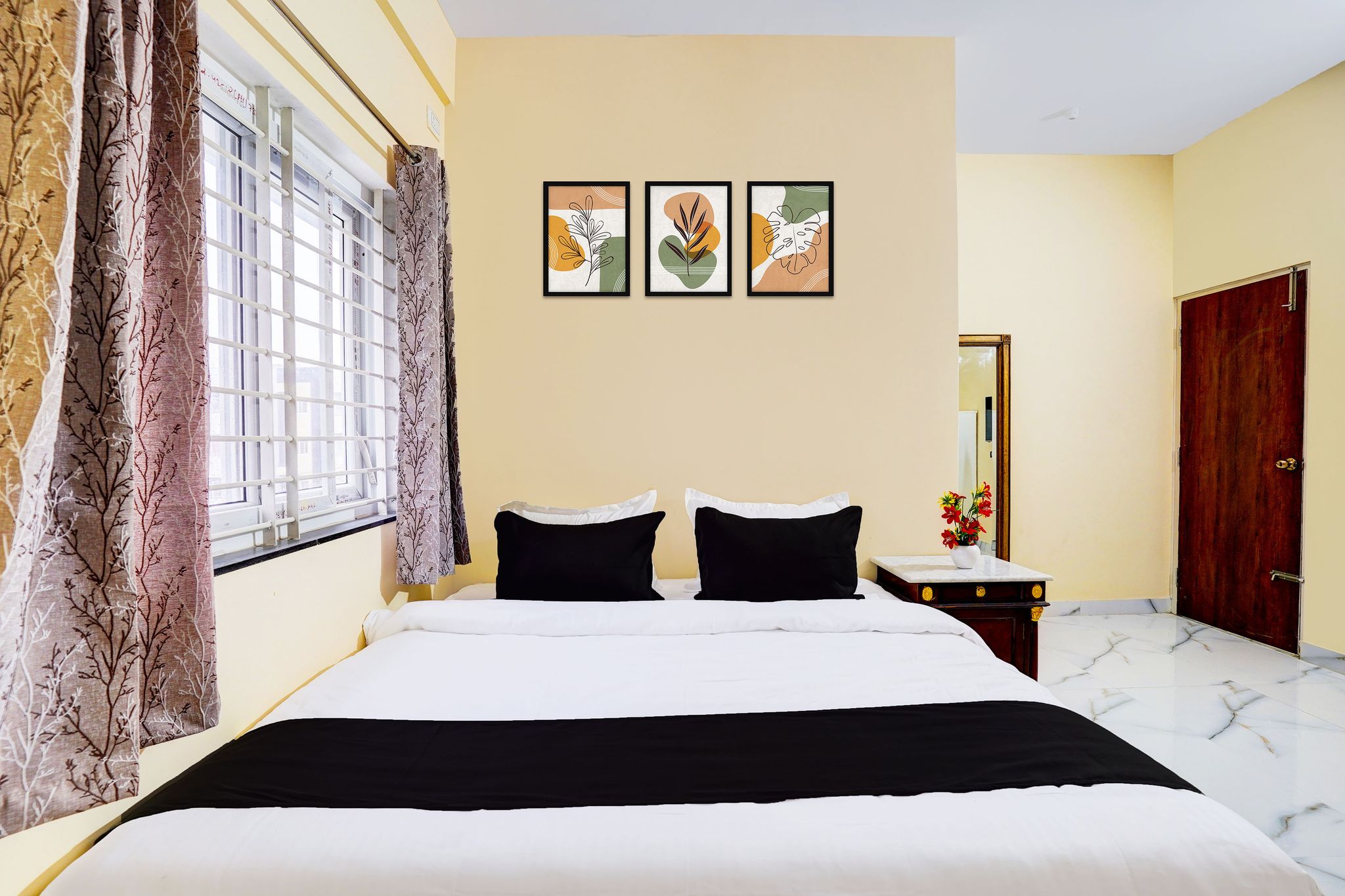 Hotel O RR Comforts Classic 10