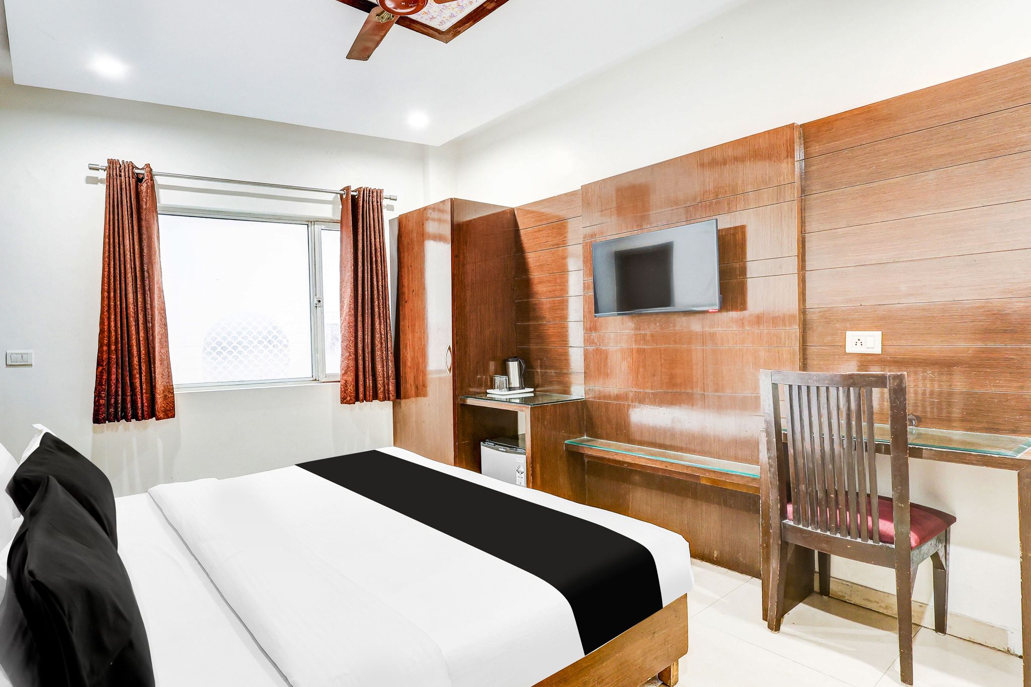 Townhouse Arakashan Road Paharganj Formerly Mohan international
