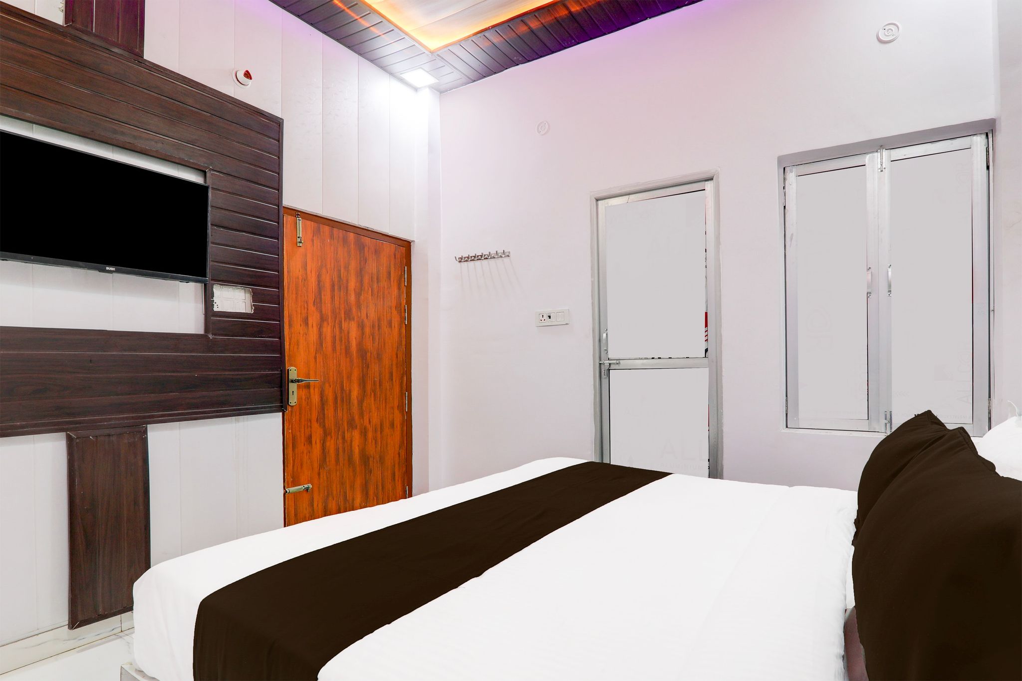 Hotel O Royal Classic Inn Classic 9