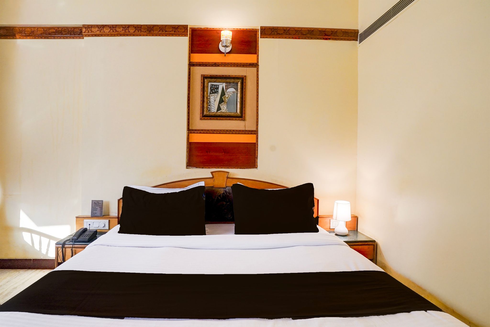 Super Townhouse Subhash Nagar Formerly Royal Palazzo Classic 9