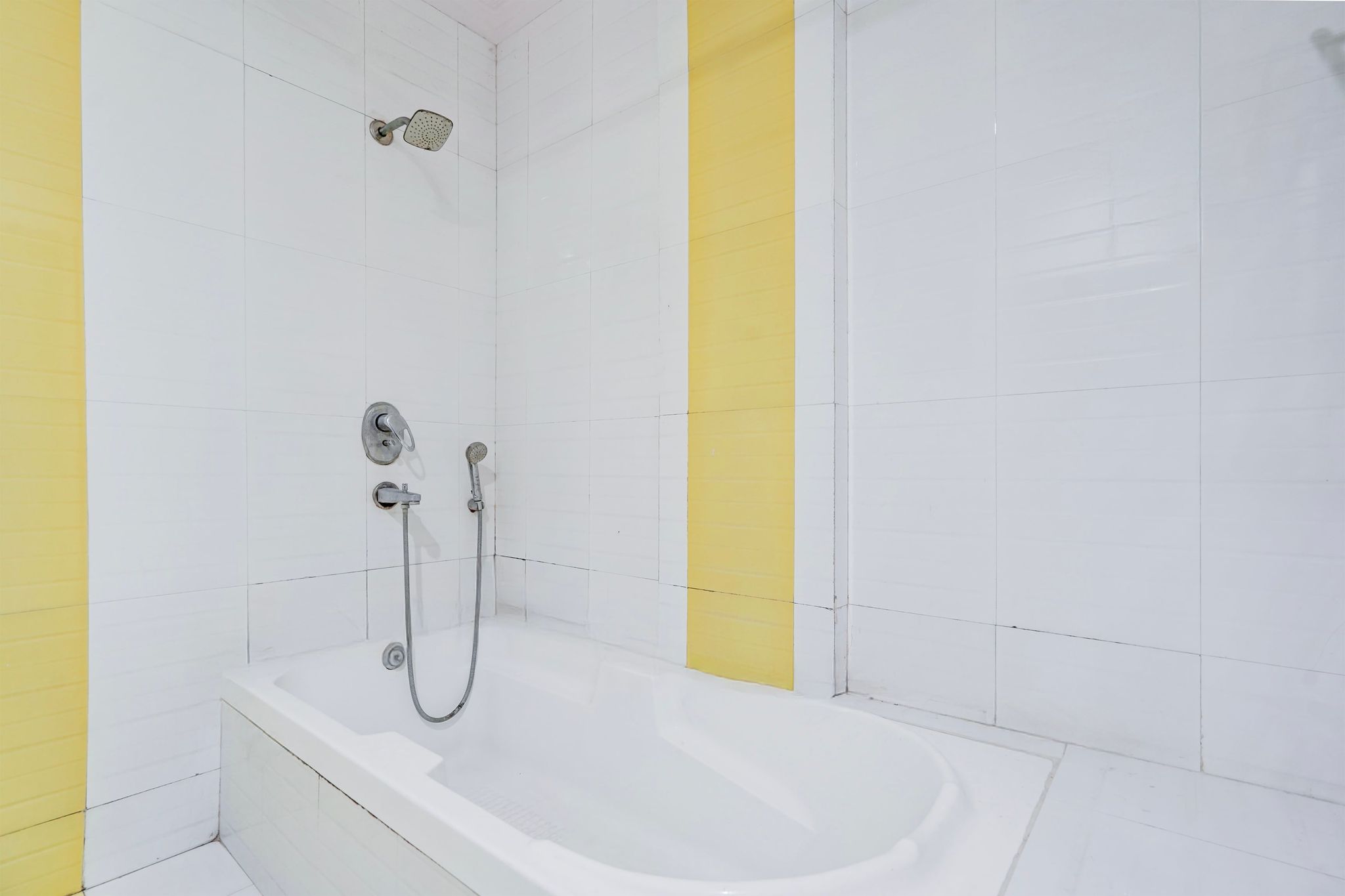 Super Collection O Awas Vikas Near Bus Stand Formerly Hotel Rivera Classic 16