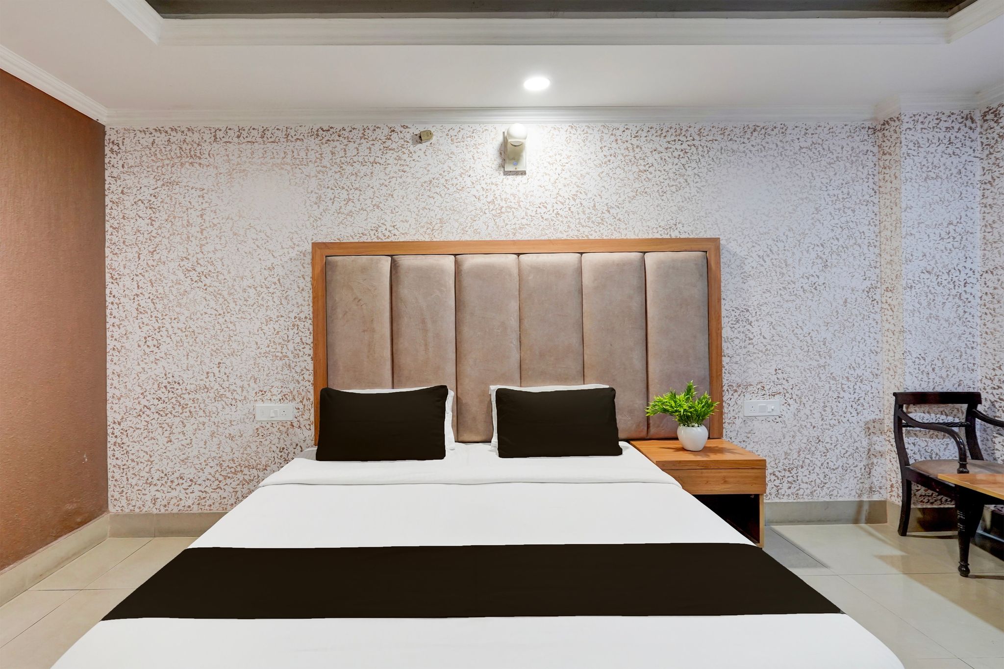 Super Collection O Awas Vikas Near Bus Stand Formerly Hotel Rivera Classic 11