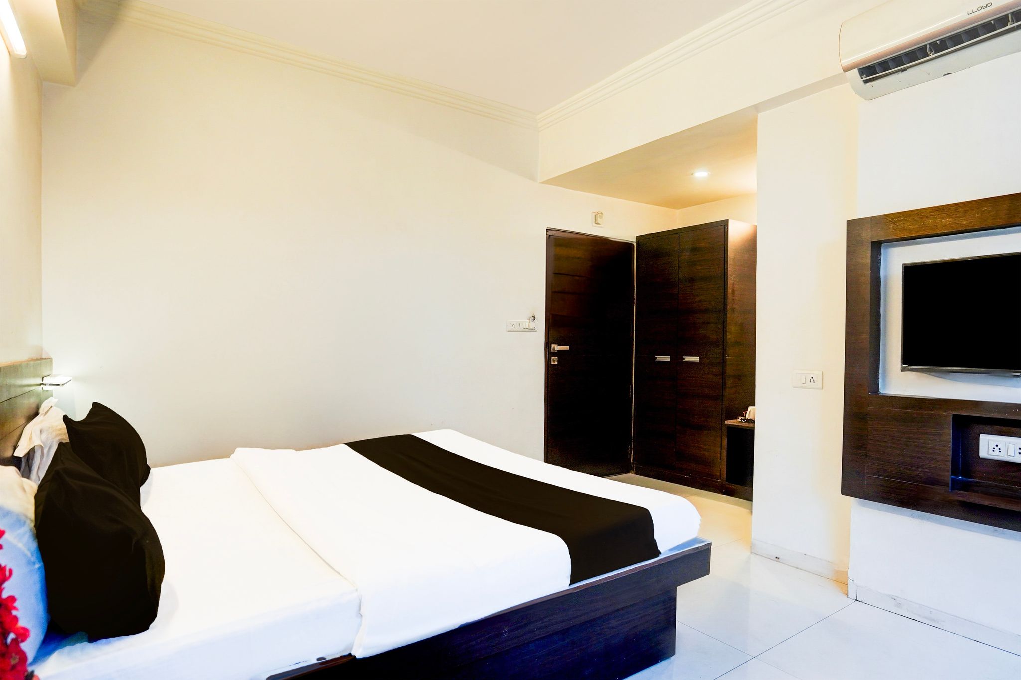 Super Collection O Maninagar Formerly Park Land Classic 10