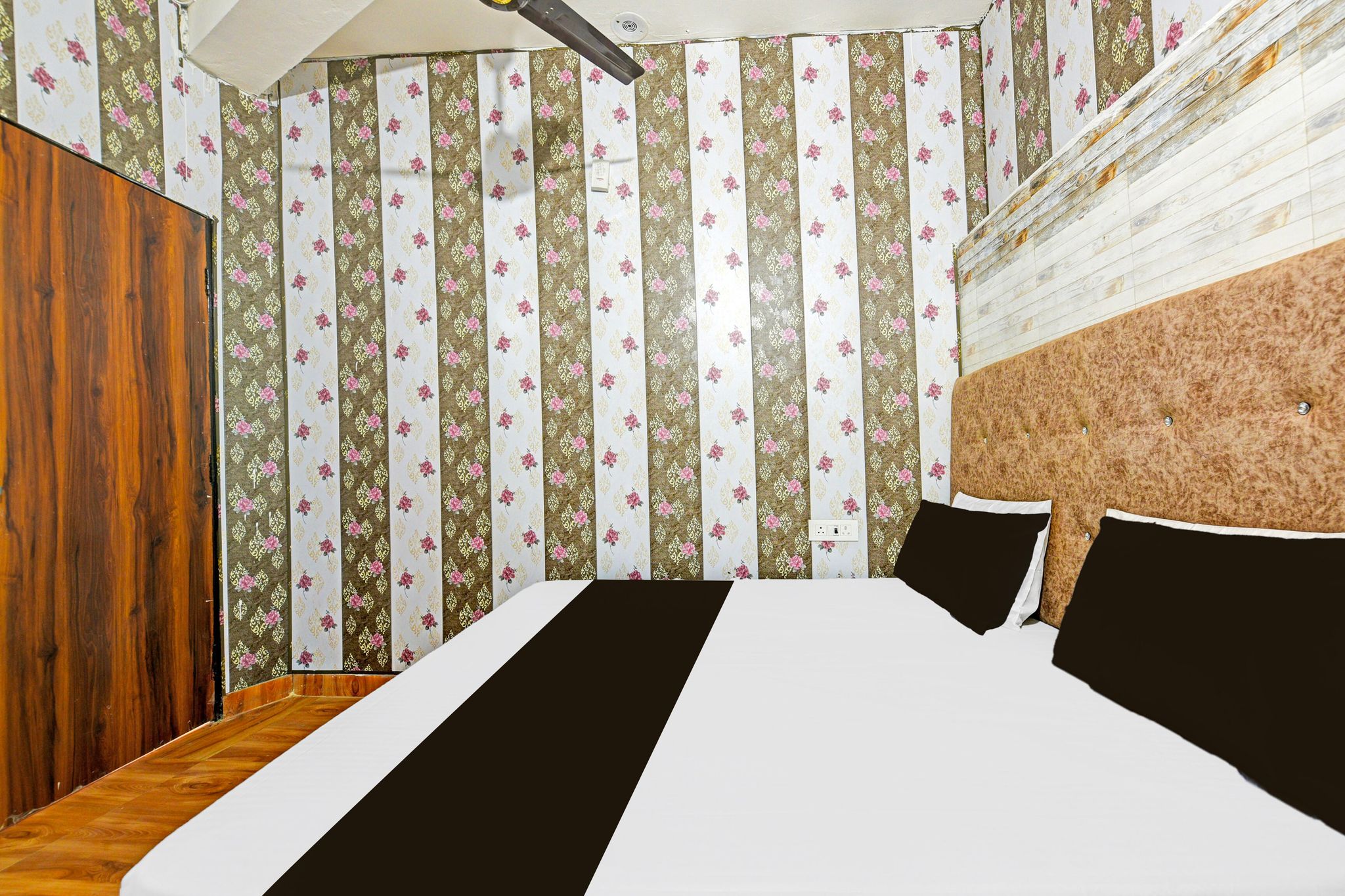 Hotel O HR 07 Classic 14