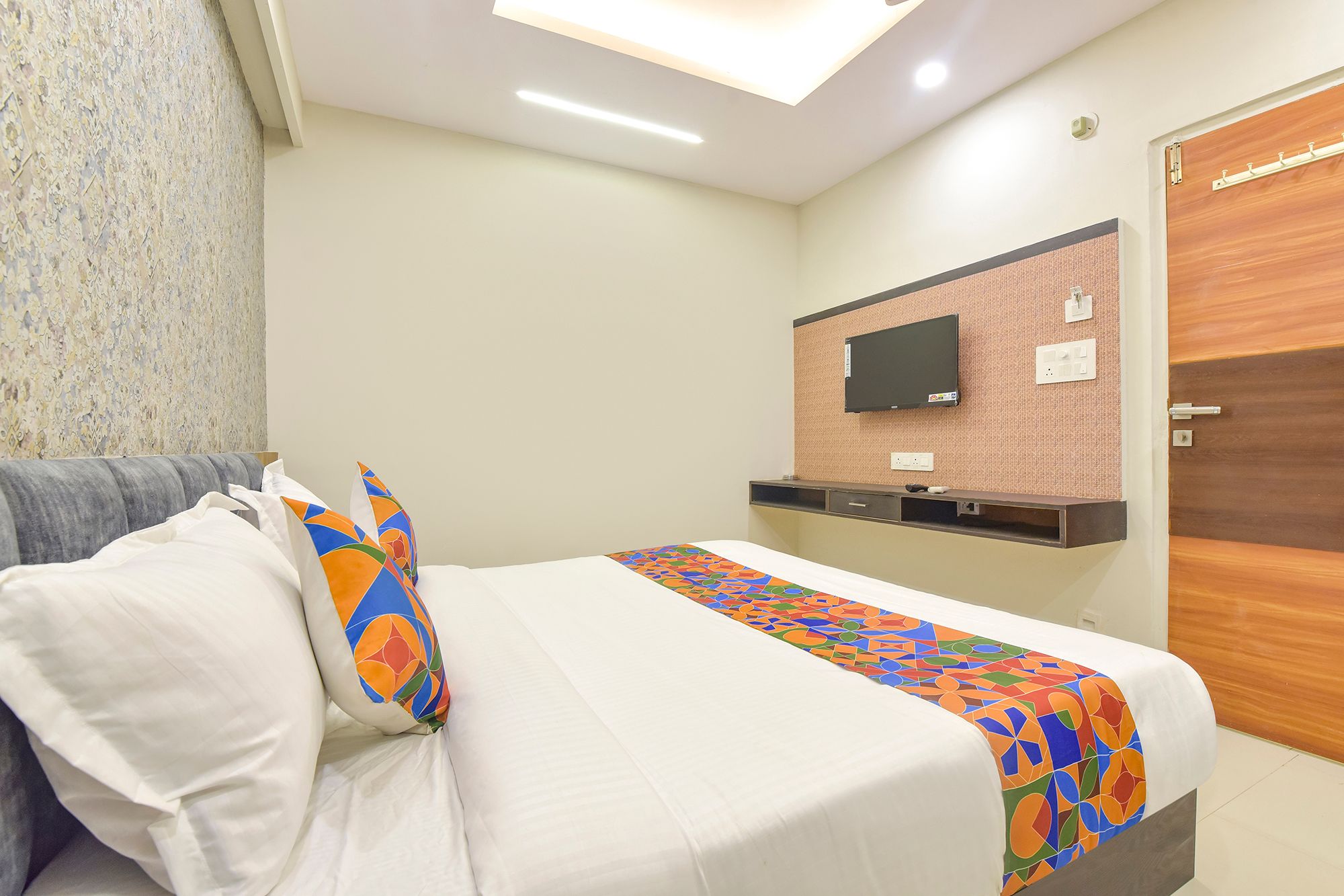 Via The Max Glory Premium Room 3