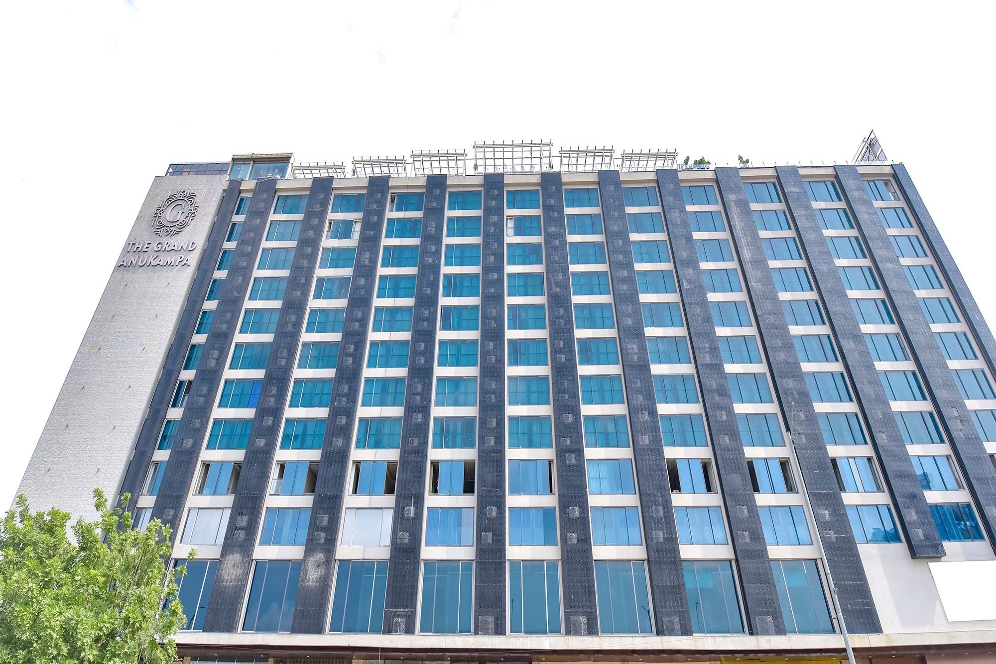 FabHotel The Grand Anukampa With Swimming Pool