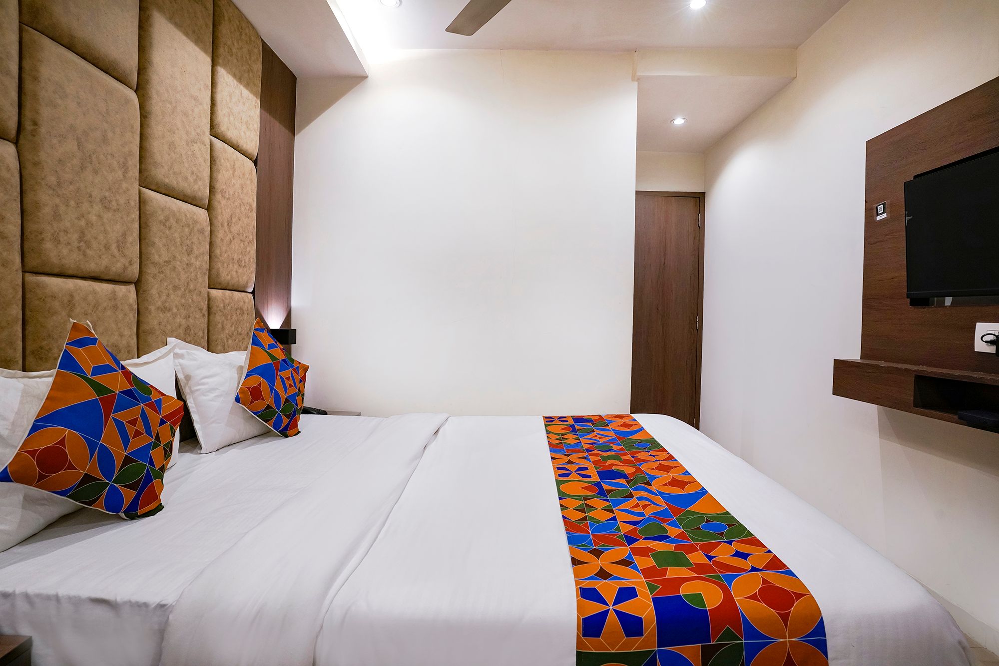 FabHotel Atithi Residency I Deluxe Room 2