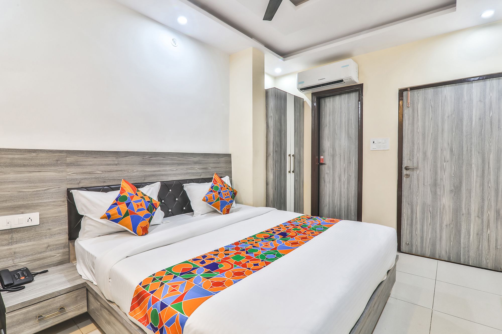 FabHotel LS Grand Deluxe Room 4