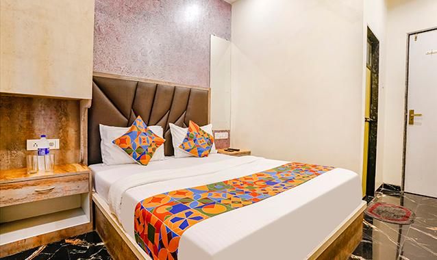 FabHotel The United Deluxe Room 9