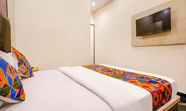 FabHotel The United Deluxe Room 7