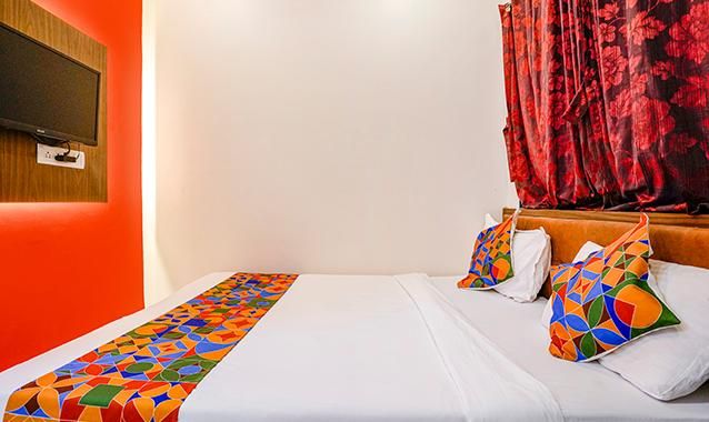 FabHotel The United Deluxe Room 14