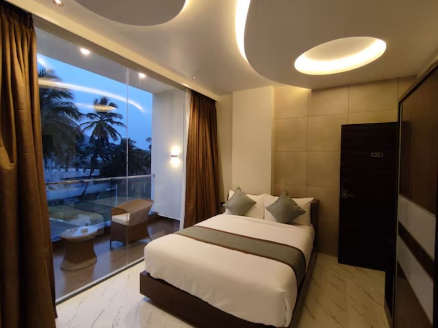 Double Premium Pool View