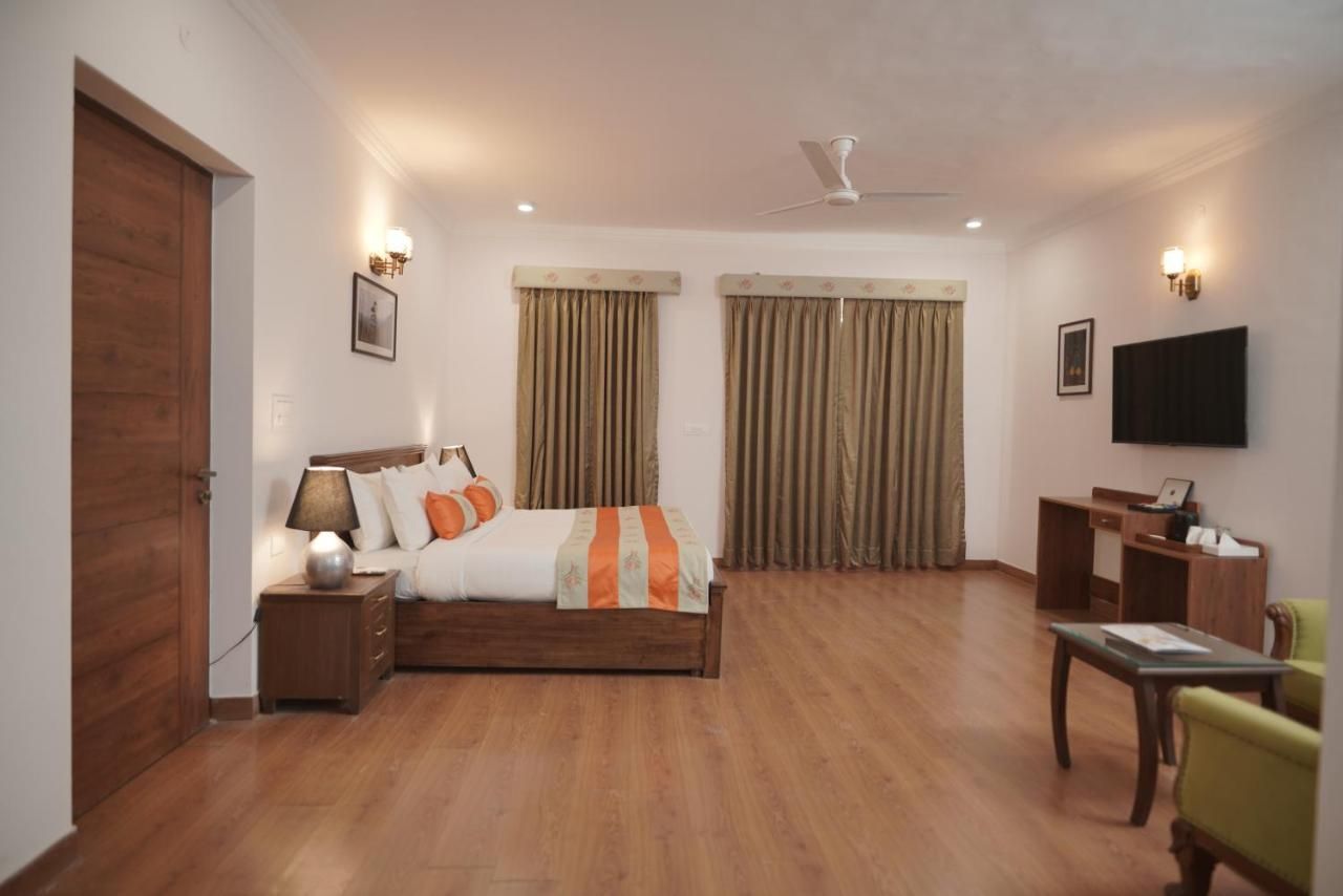 Standard Room with Balcony and Valley view