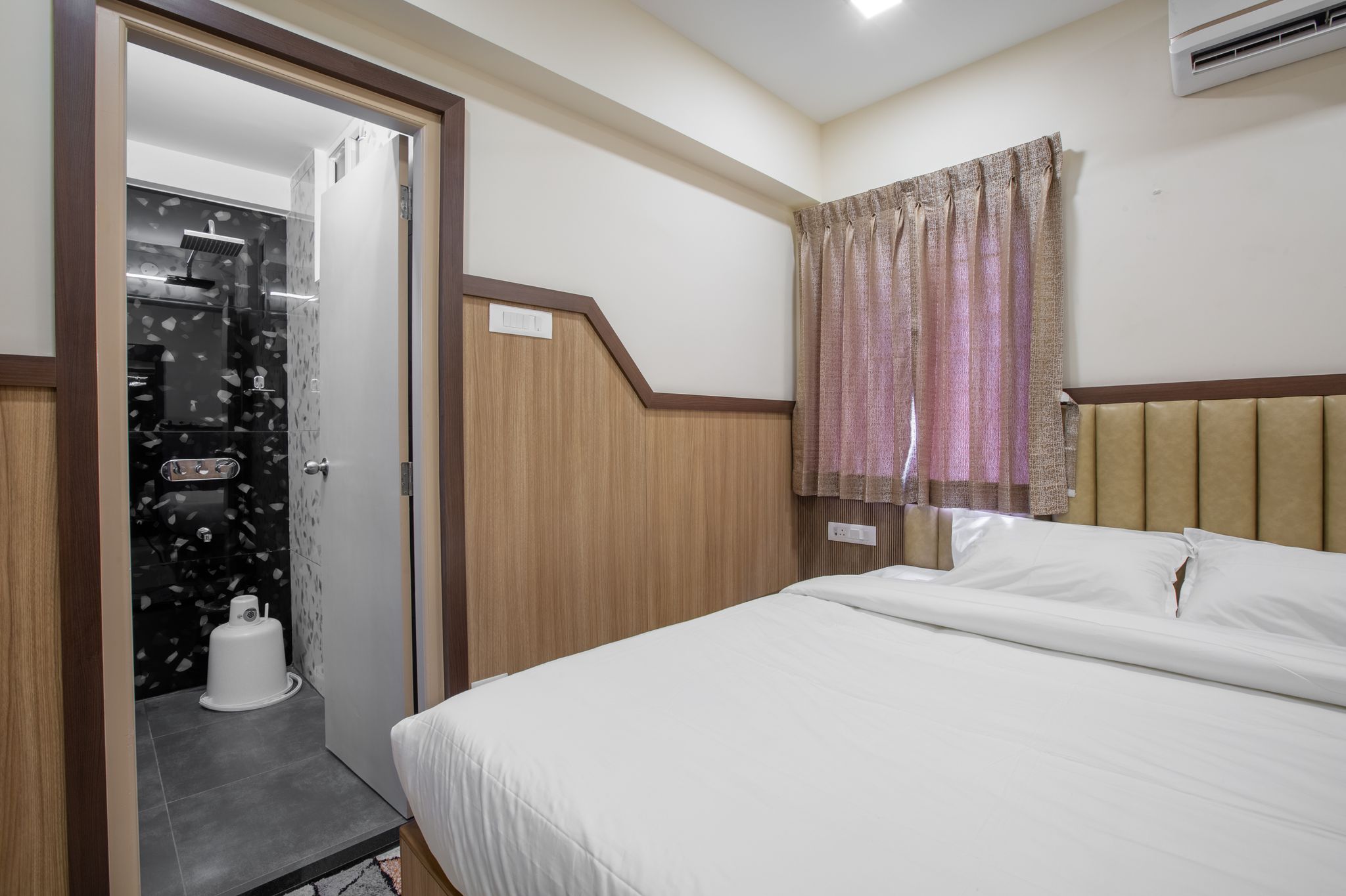 HOTEL PRM ARUNA ARCHADIA Standard Room 5