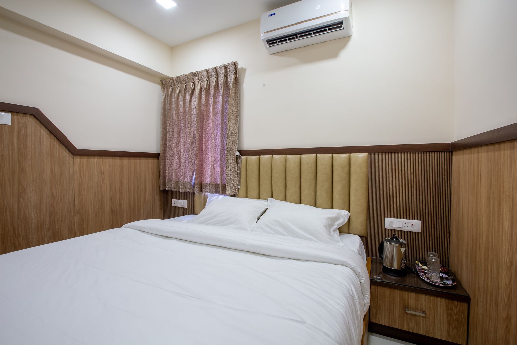 HOTEL PRM ARUNA ARCHADIA Standard Room 4