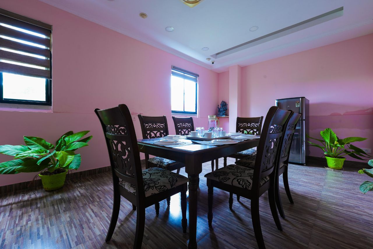 Room Service - Dining