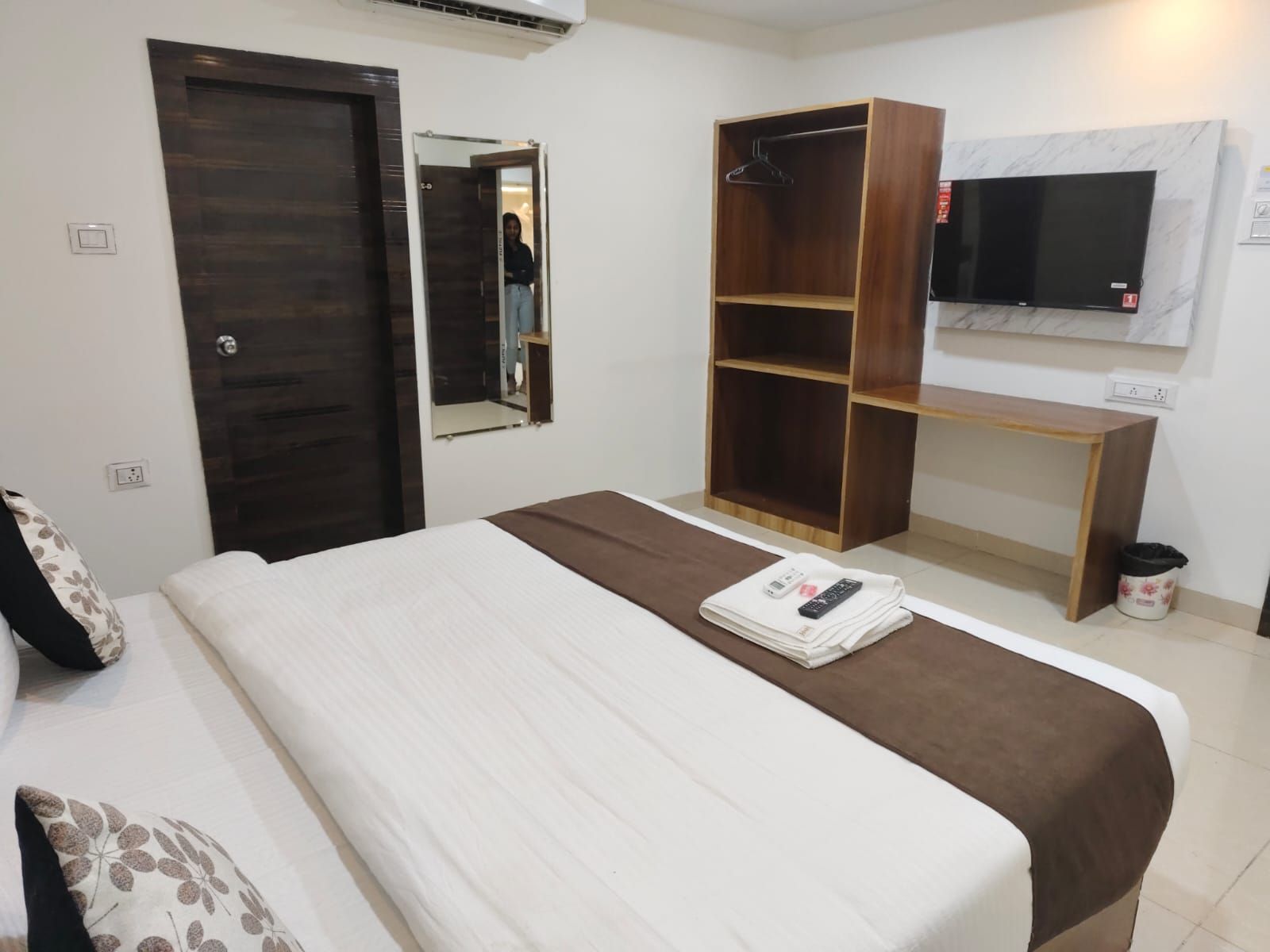 Hotel Million Star Deluxe Room  6