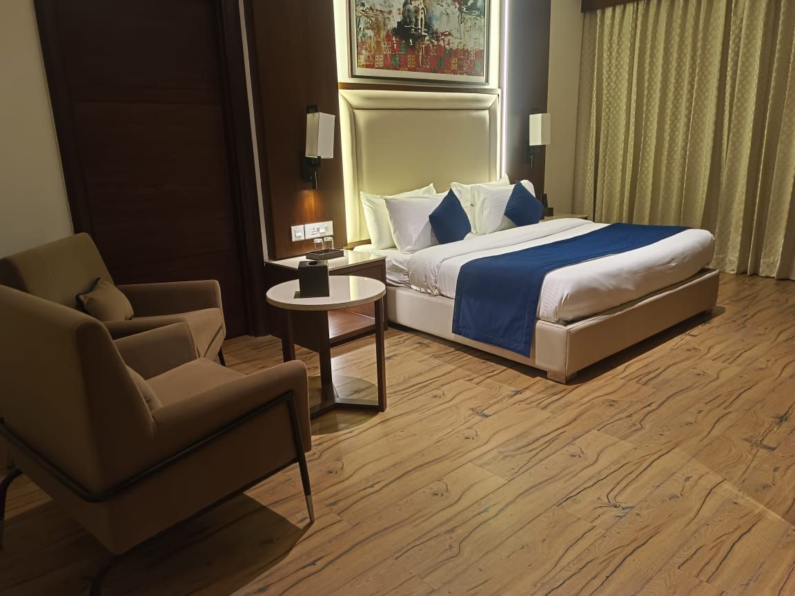Best Western Swaran Superior King Room 8