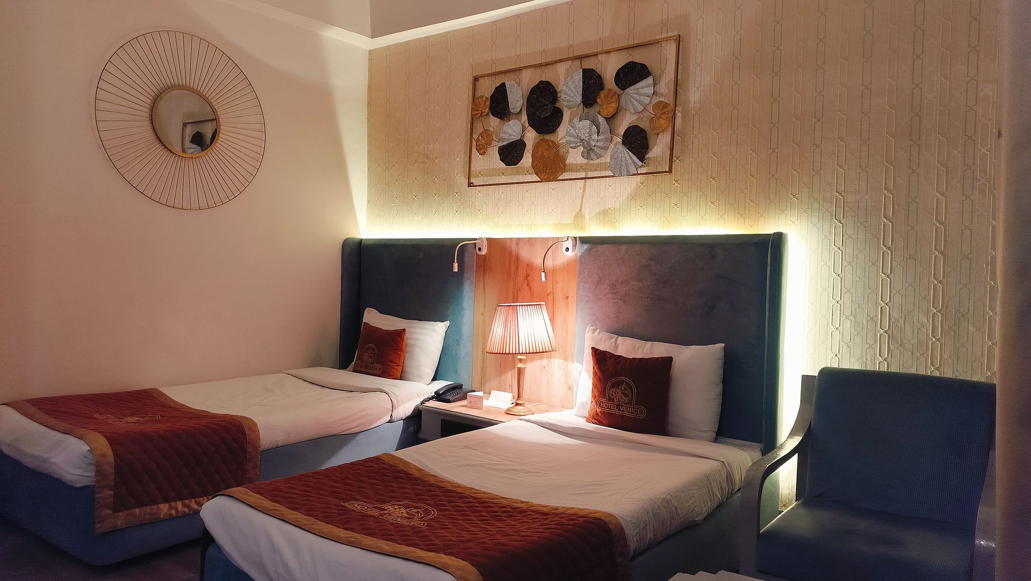 Hotel Venice Deluxe Twin Bed 2