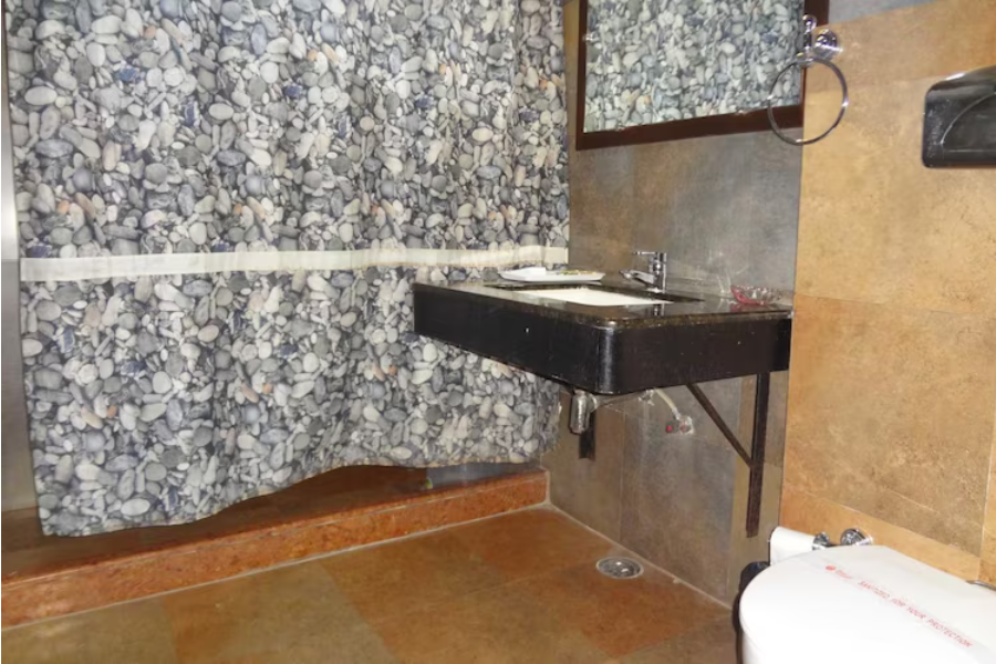 The Grand Hotel Business Class Room 7