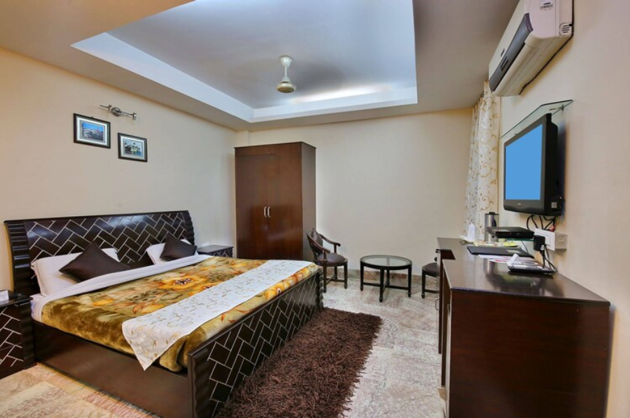Semi Deluxe Room