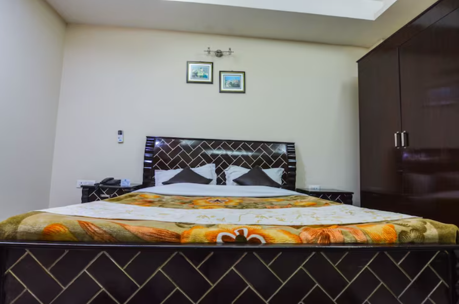 The Grand Hotel Business Class Room 6