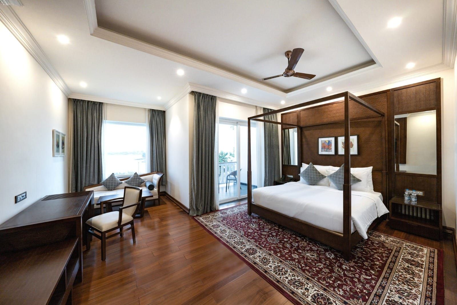 Deluxe Room Pool View