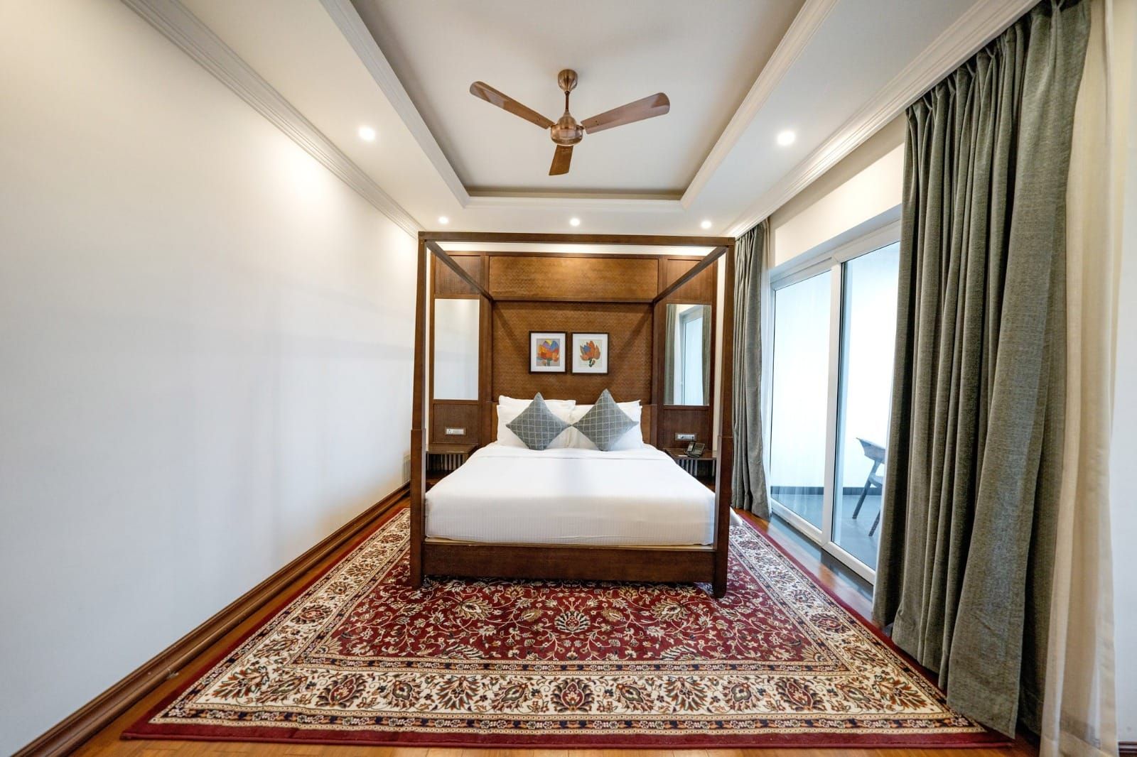 Deluxe Room Lake View