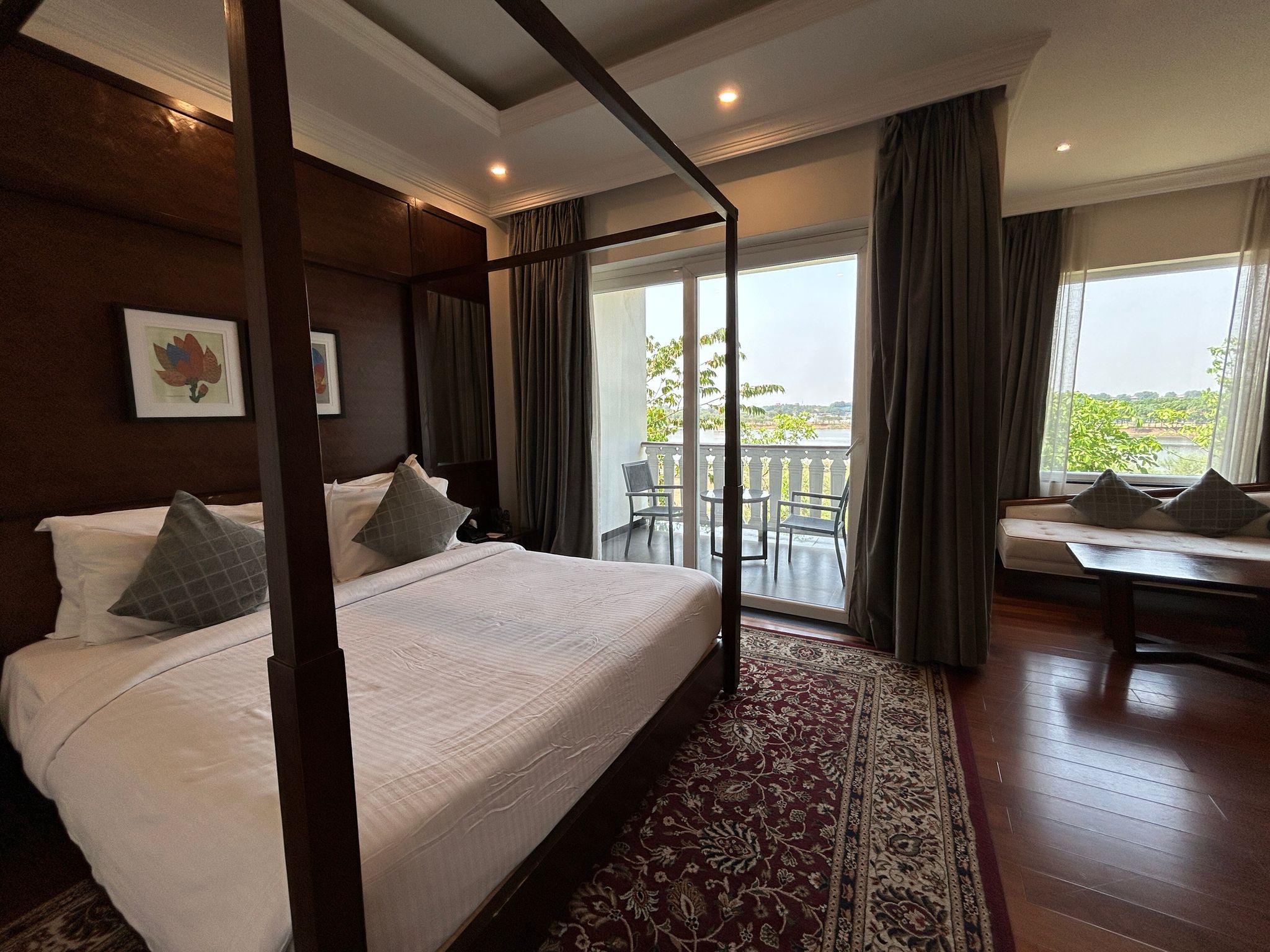 Deluxe Room Lake View