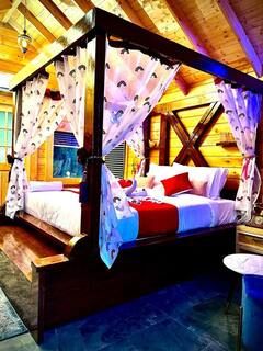 Lovely Hawk Wooden Cottages