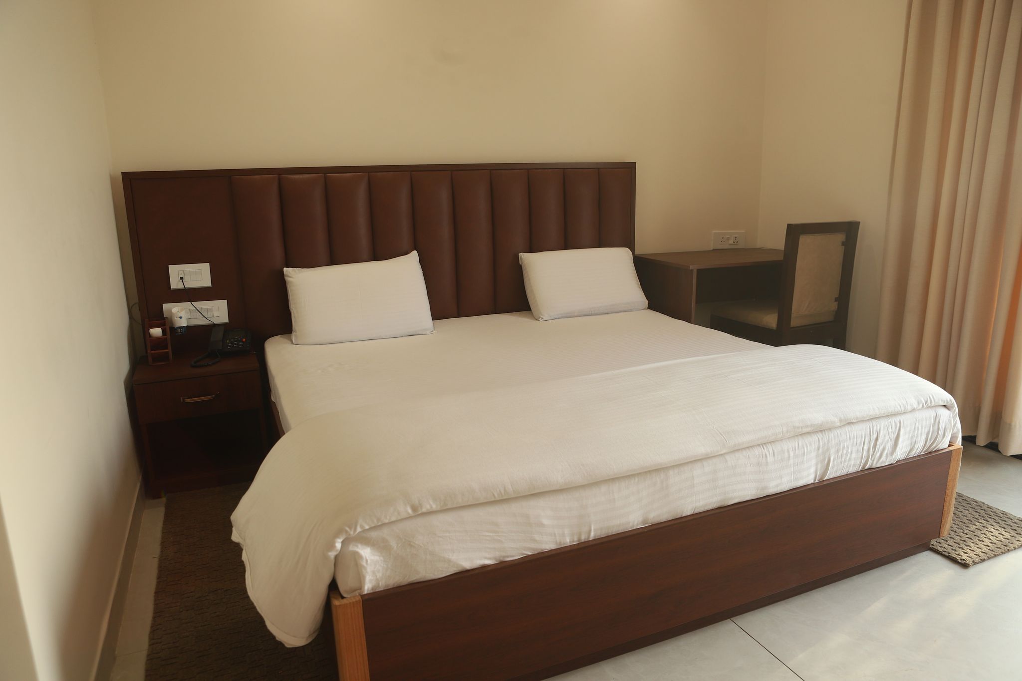 ISKCON Prayagraj Guest House Deluxe Double Room 4