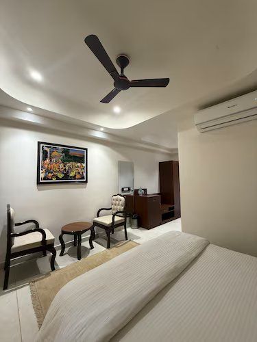 ISKCON Prayagraj Guest House Deluxe Double Room 2