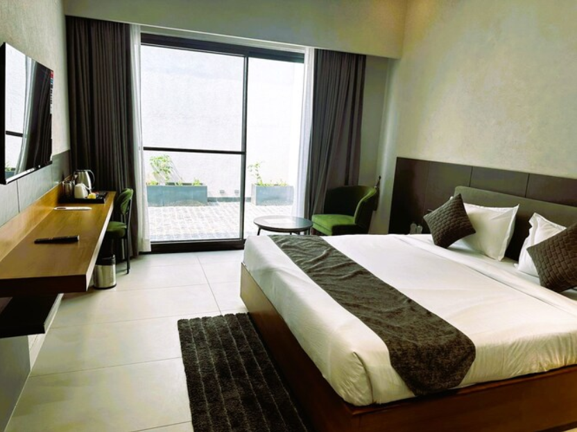 Court Regalia Super Deluxe Room With Wifi