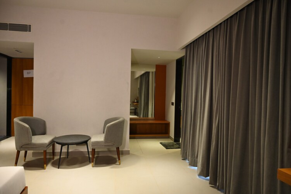 Court Regalia Executive Room With Wifi 6