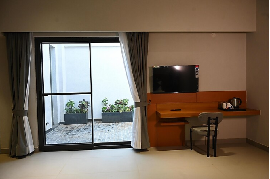 Court Regalia Executive Room With Wifi 5