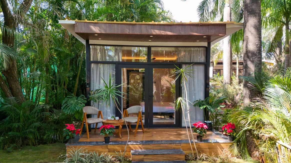 Pixotell Azzure - The Luxury Boutique Hotel