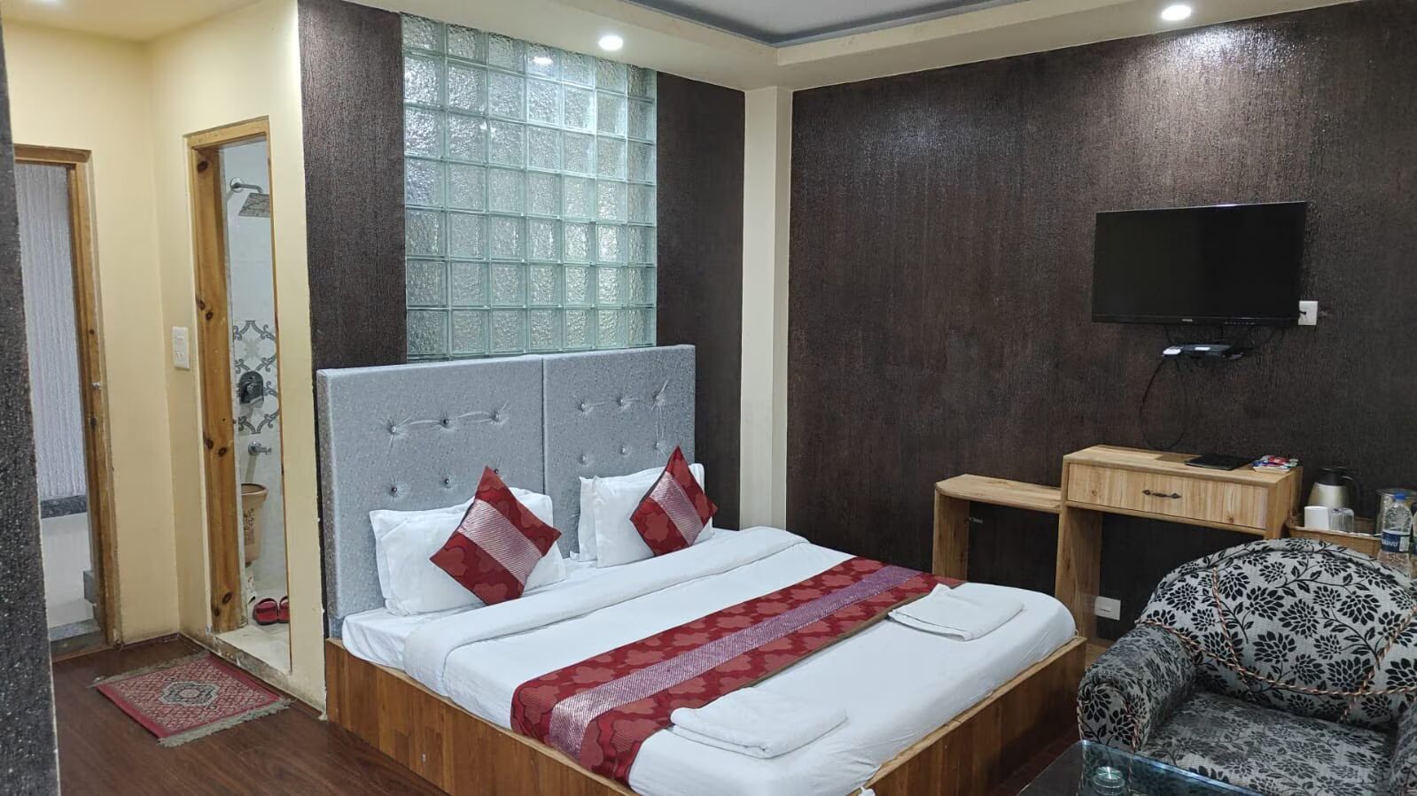 Hotel Shefaf Srinagar Super Deluxe Non AC 2