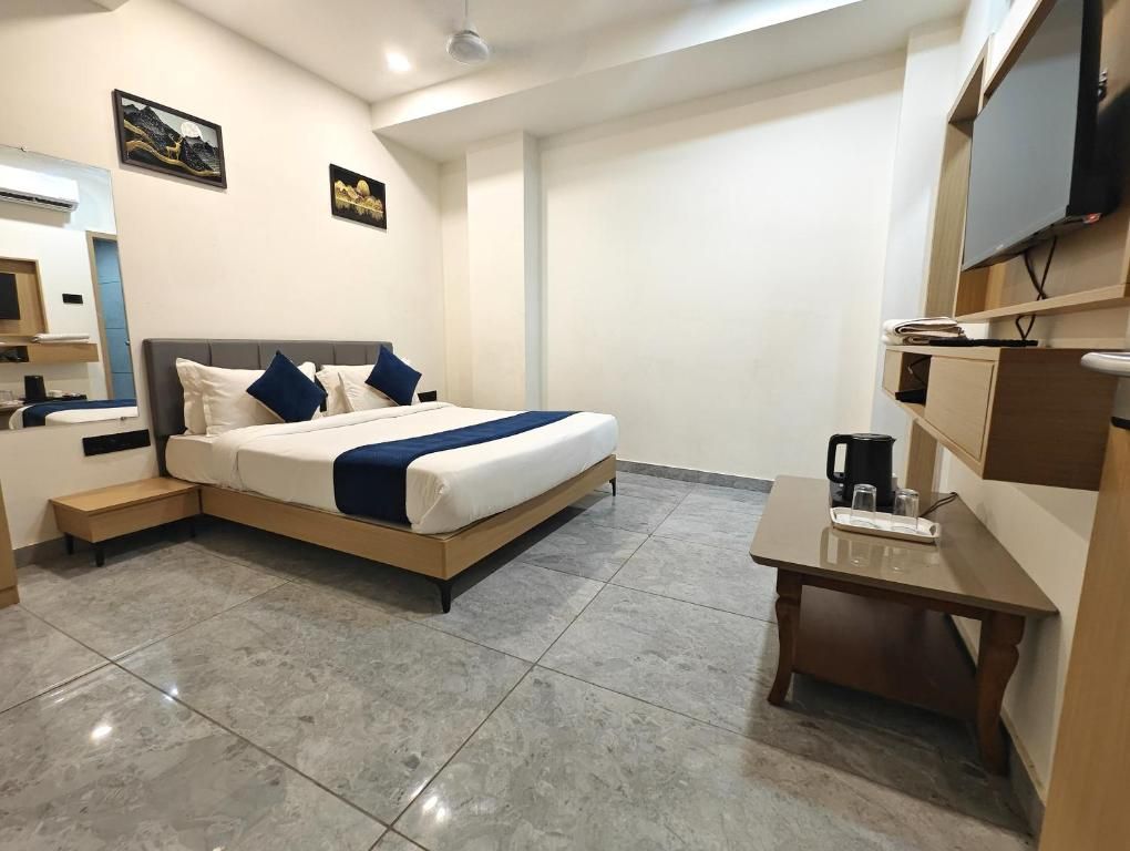 Deluxe Double Bed Room