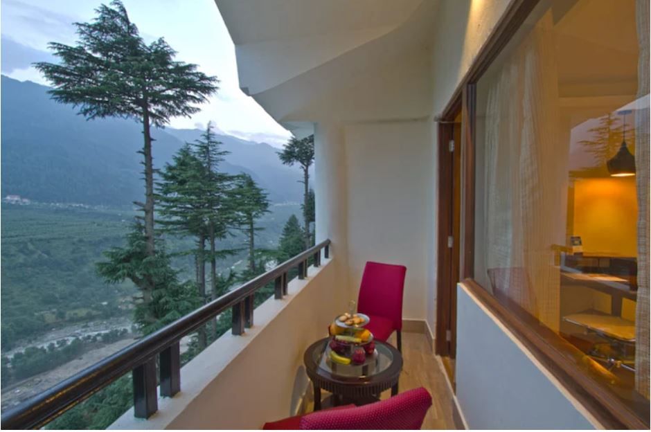 DELUXE VALLEY VIEW WITH BALCONY ROOM