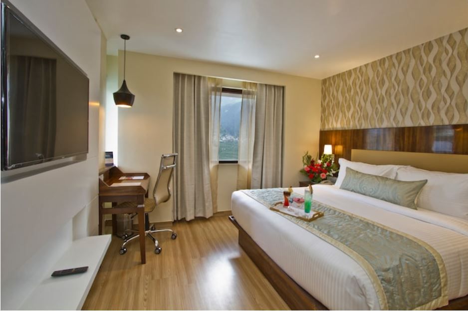 SUPERIOR VALLEY VIEW ROOM