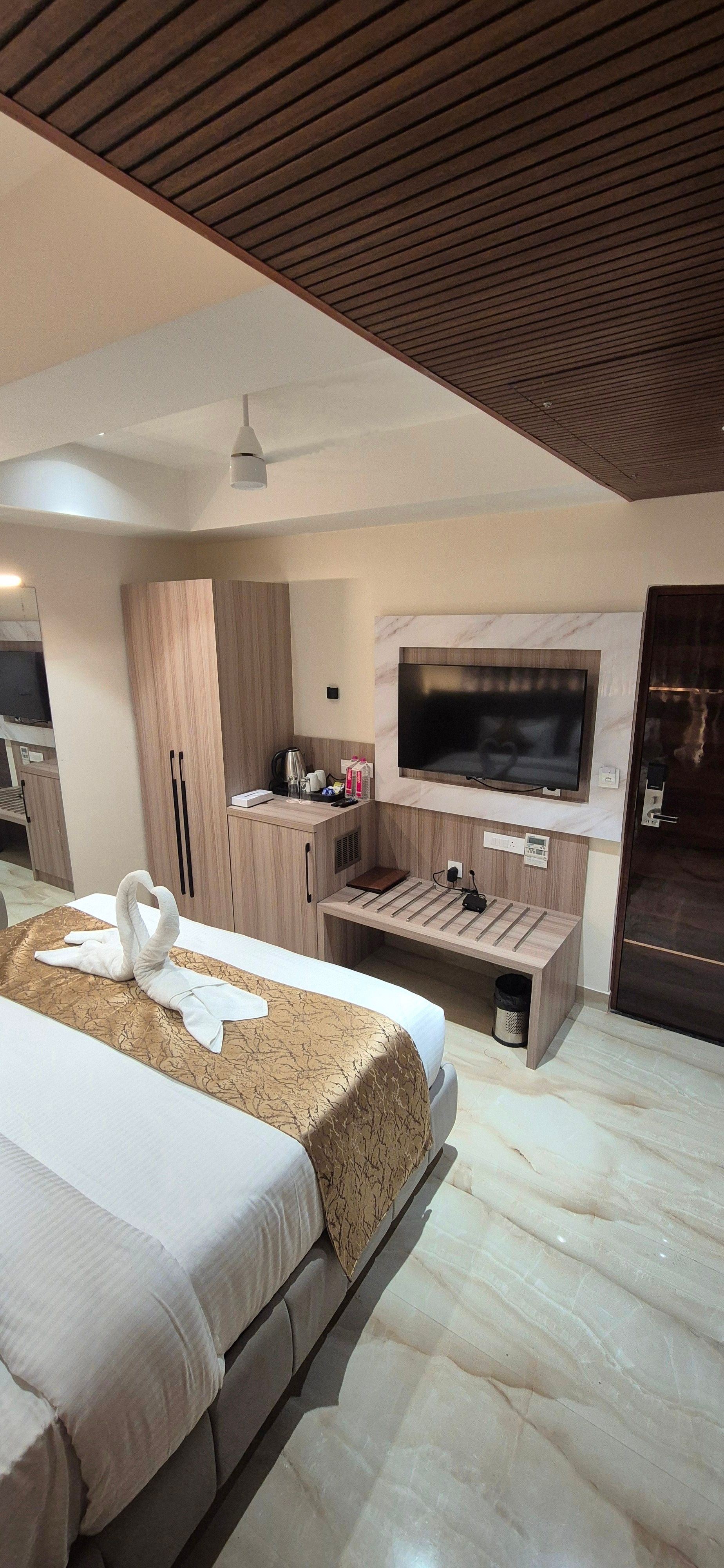 Hotel Vishwam Residency Deluxe 6