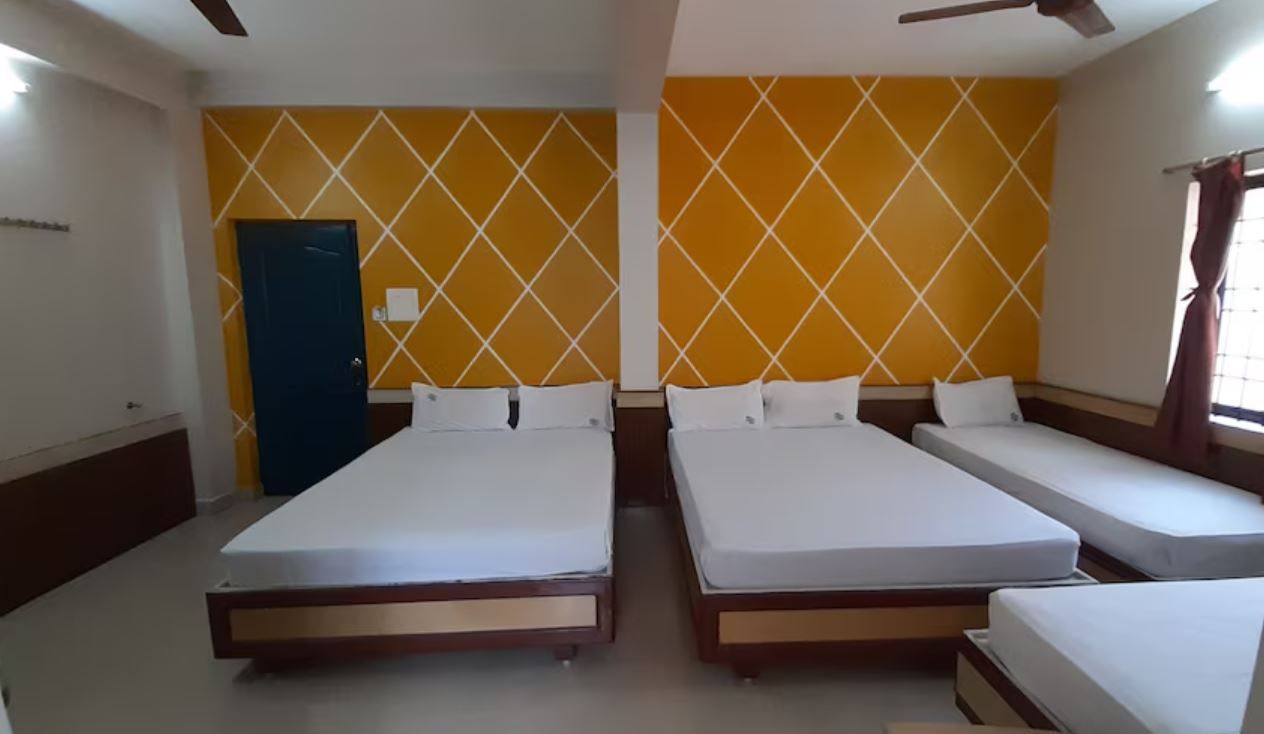 SIXBED FAMILY NON AC ROOM