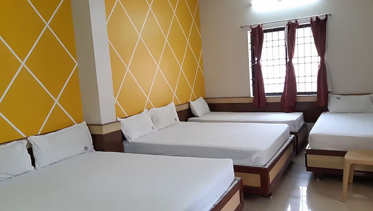 SIXBED FAMILY NON AC ROOM