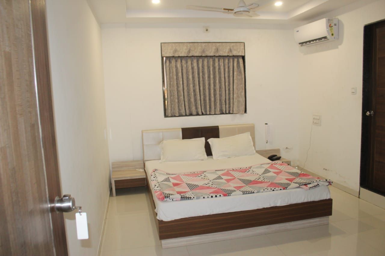 HOTEL MERITON AC Deluxe Room