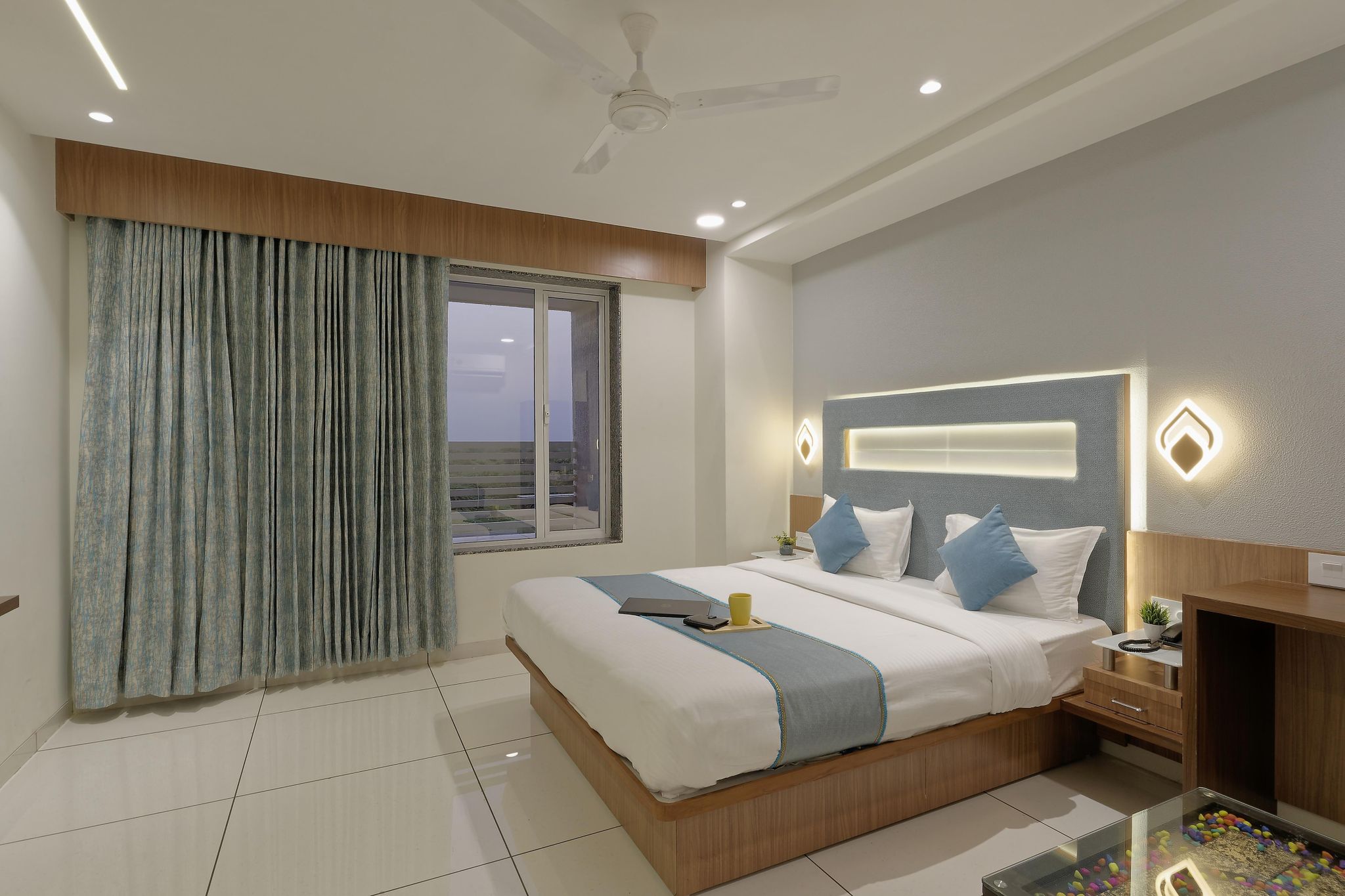 Hotel Comfy Deluxe room 2