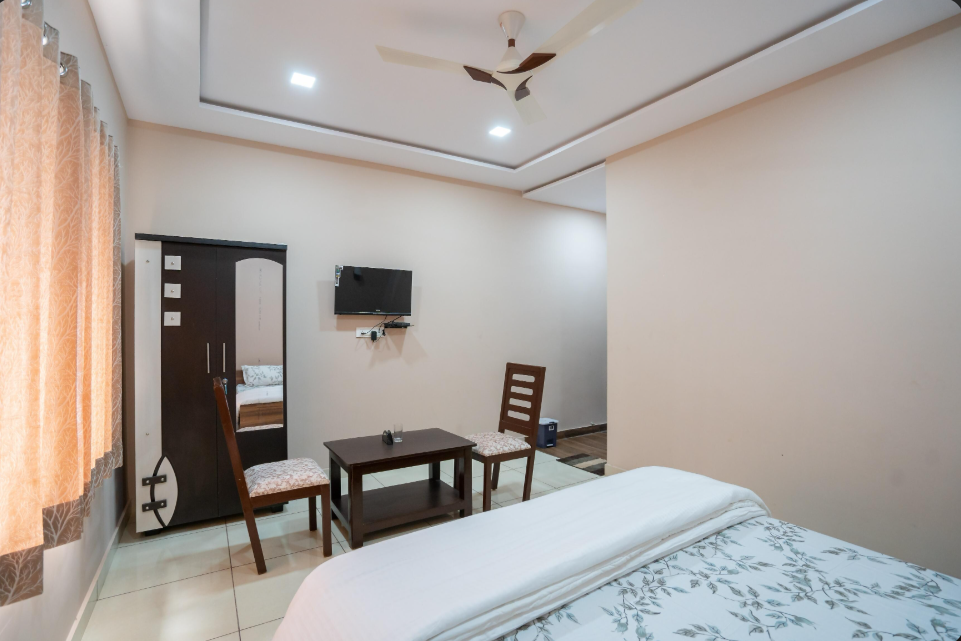 DELUXE ROOM WITH GARDEN VIEW