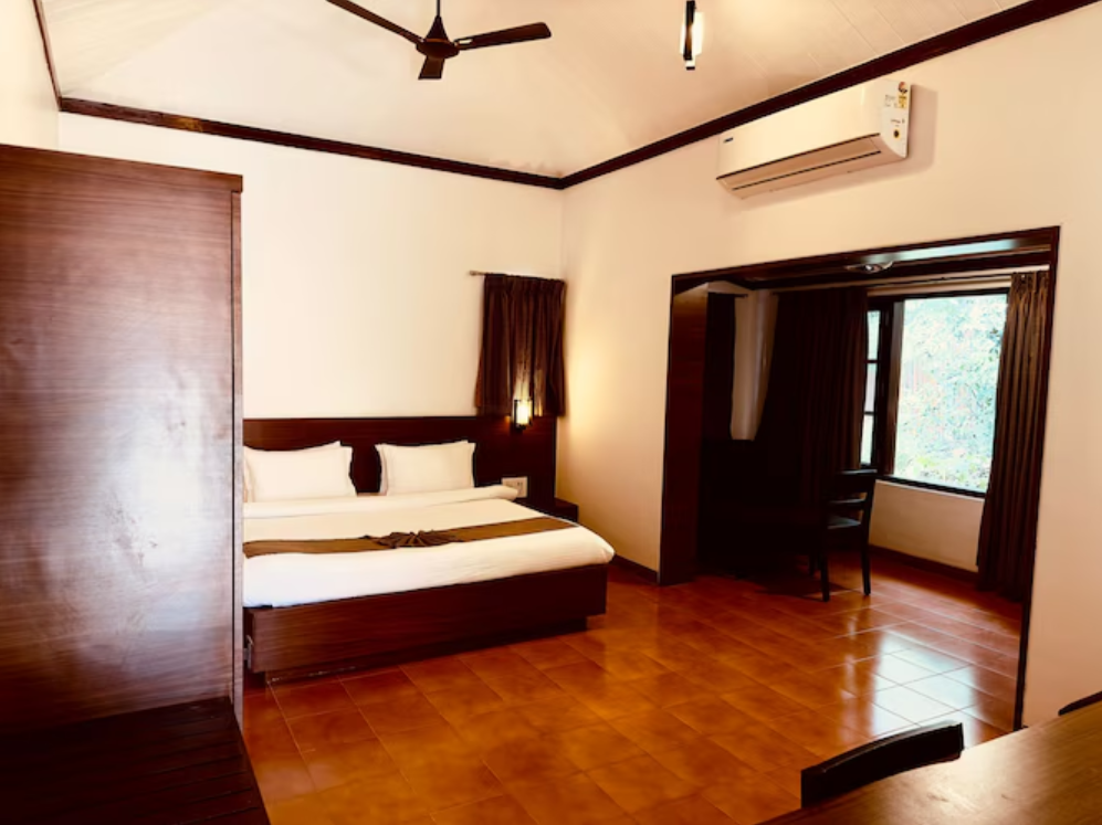 Superior AC - Pool View