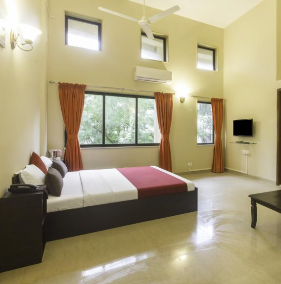 Center 1 Suites Deluxe AC Room