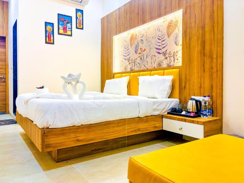 Hotel Vatika Inn Deluxe Room 3